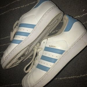 Adidas superstars